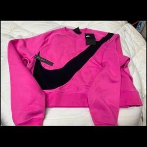 New w/tags women’s crop sweatshirt